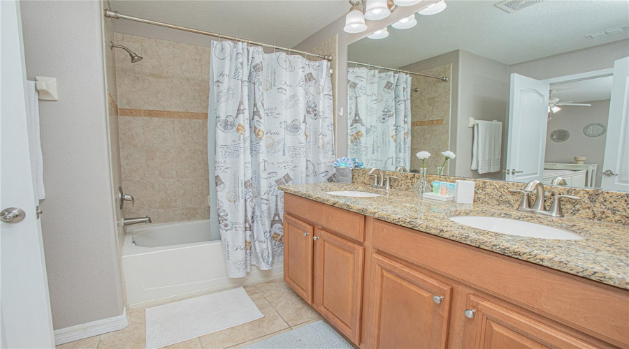 KISSIMMEE, Florida 34747, 4 Bedrooms Bedrooms, ,3 BathroomsBathrooms,Residential,For Sale,CALIFORNIA PALM,0,MFRO6351042