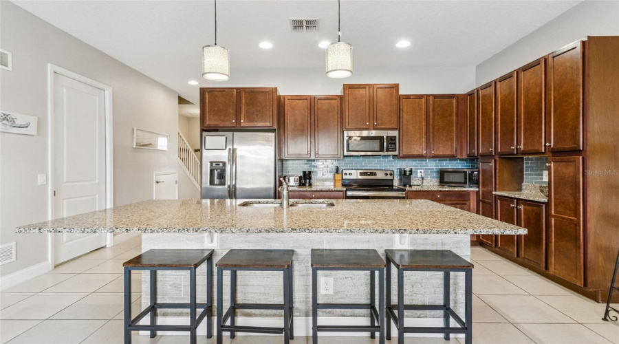 DAVENPORT, Florida 33896, 3 Bedrooms Bedrooms, ,2 BathroomsBathrooms,Residential,For Sale,CAPTIVA,0,MFRO6395317