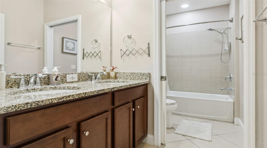 DAVENPORT, Florida 33896, 3 Bedrooms Bedrooms, ,2 BathroomsBathrooms,Residential,For Sale,CAPTIVA,0,MFRO6395317