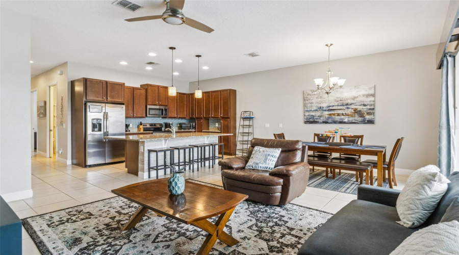 DAVENPORT, Florida 33896, 3 Bedrooms Bedrooms, ,2 BathroomsBathrooms,Residential,For Sale,CAPTIVA,0,MFRO6395317