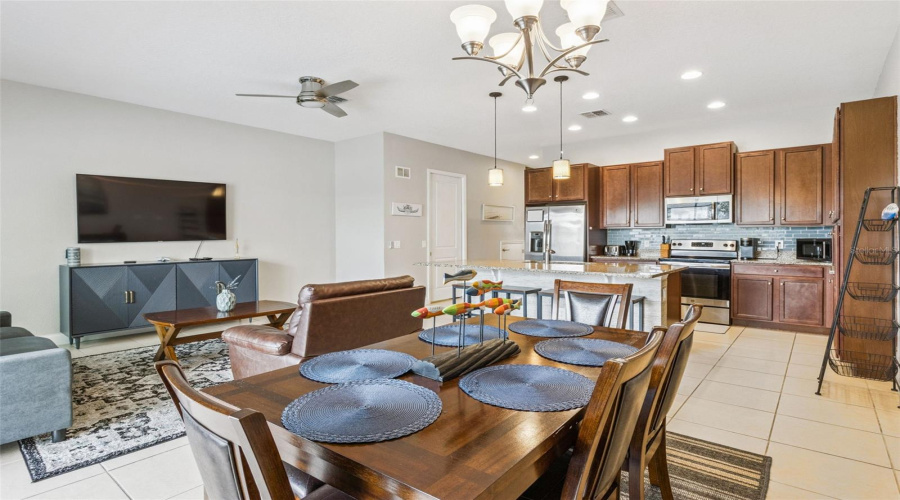 DAVENPORT, Florida 33896, 3 Bedrooms Bedrooms, ,2 BathroomsBathrooms,Residential,For Sale,CAPTIVA,0,MFRO6395317