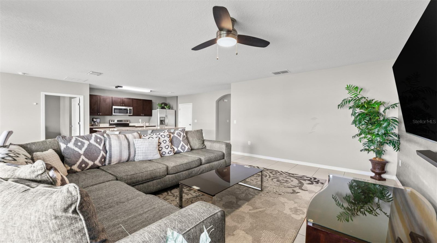 DAVENPORT, Florida 33896, 3 Bedrooms Bedrooms, ,2 BathroomsBathrooms,Residential,For Sale,ABERDEEN DR,0,MFRO6395827