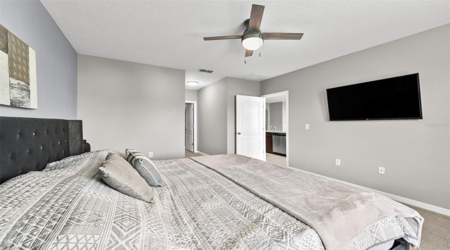 DAVENPORT, Florida 33896, 3 Bedrooms Bedrooms, ,2 BathroomsBathrooms,Residential,For Sale,ABERDEEN DR,0,MFRO6395827