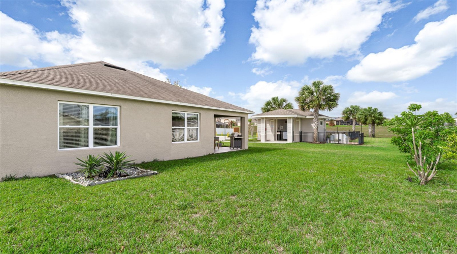 DAVENPORT, Florida 33896, 3 Bedrooms Bedrooms, ,2 BathroomsBathrooms,Residential,For Sale,ABERDEEN DR,0,MFRO6395827