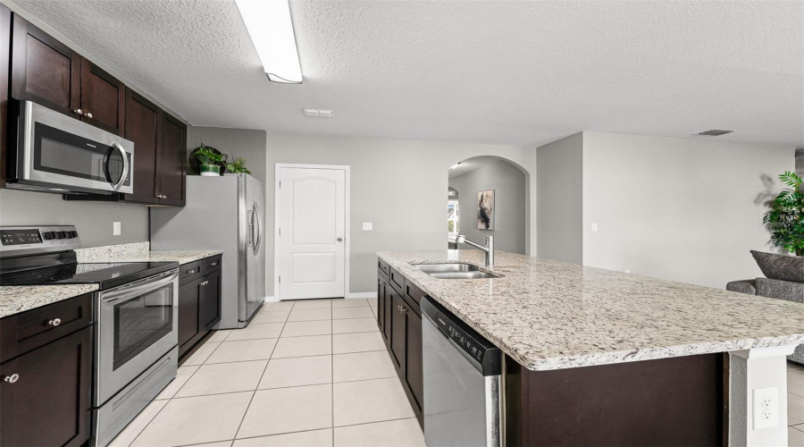 DAVENPORT, Florida 33896, 3 Bedrooms Bedrooms, ,2 BathroomsBathrooms,Residential,For Sale,ABERDEEN DR,0,MFRO6395827