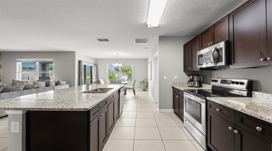 DAVENPORT, Florida 33896, 3 Bedrooms Bedrooms, ,2 BathroomsBathrooms,Residential,For Sale,ABERDEEN DR,0,MFRO6395827