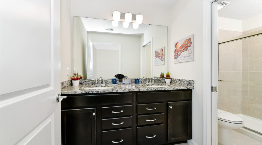 DAVENPORT, Florida 33897, 8 Bedrooms Bedrooms, ,6 BathroomsBathrooms,Residential,For Sale,LANA,0,MFRO6330672