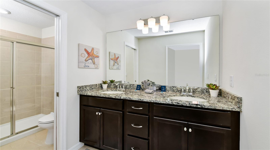 DAVENPORT, Florida 33897, 8 Bedrooms Bedrooms, ,6 BathroomsBathrooms,Residential,For Sale,LANA,0,MFRO6330672