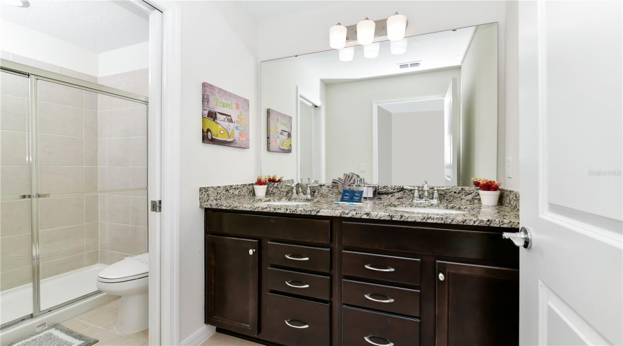 DAVENPORT, Florida 33897, 8 Bedrooms Bedrooms, ,6 BathroomsBathrooms,Residential,For Sale,LANA,0,MFRO6330672