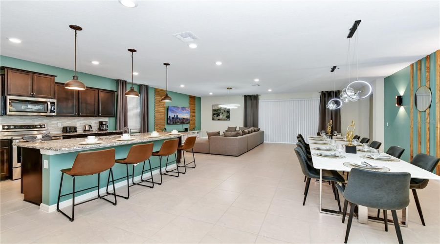 DAVENPORT, Florida 33897, 8 Bedrooms Bedrooms, ,6 BathroomsBathrooms,Residential,For Sale,LANA,0,MFRO6330672