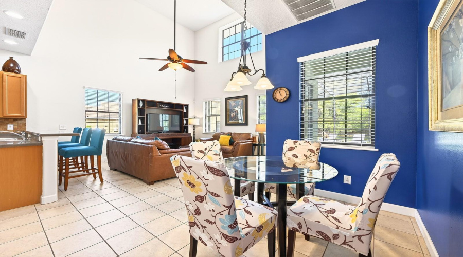 Breakfast Nook/Family Room.