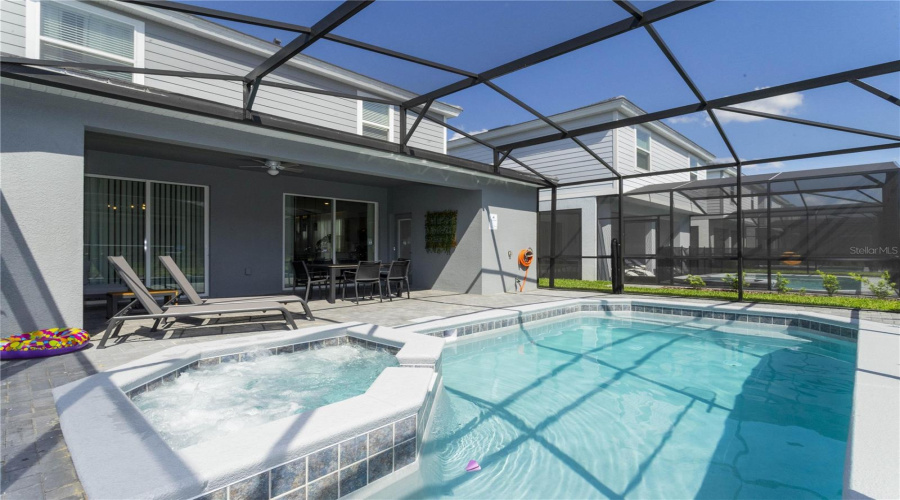 DAVENPORT, Florida 33837, 5 Bedrooms Bedrooms, ,5 BathroomsBathrooms,Residential,For Sale,OAKMOSS,0,MFRO6394137