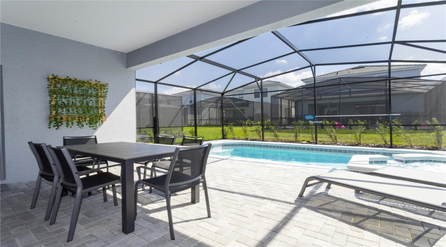 DAVENPORT, Florida 33837, 5 Bedrooms Bedrooms, ,5 BathroomsBathrooms,Residential,For Sale,OAKMOSS,0,MFRO6394137