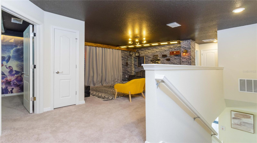 DAVENPORT, Florida 33837, 5 Bedrooms Bedrooms, ,5 BathroomsBathrooms,Residential,For Sale,OAKMOSS,0,MFRO6394137