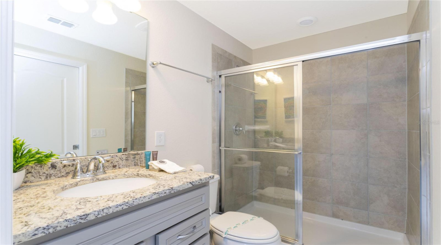 DAVENPORT, Florida 33837, 5 Bedrooms Bedrooms, ,5 BathroomsBathrooms,Residential,For Sale,OAKMOSS,0,MFRO6394137