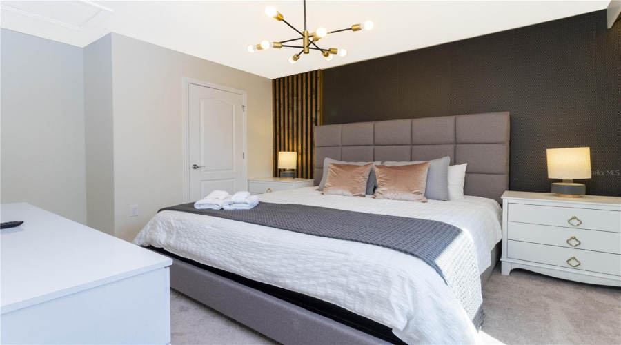 DAVENPORT, Florida 33837, 5 Bedrooms Bedrooms, ,5 BathroomsBathrooms,Residential,For Sale,OAKMOSS,0,MFRO6394137