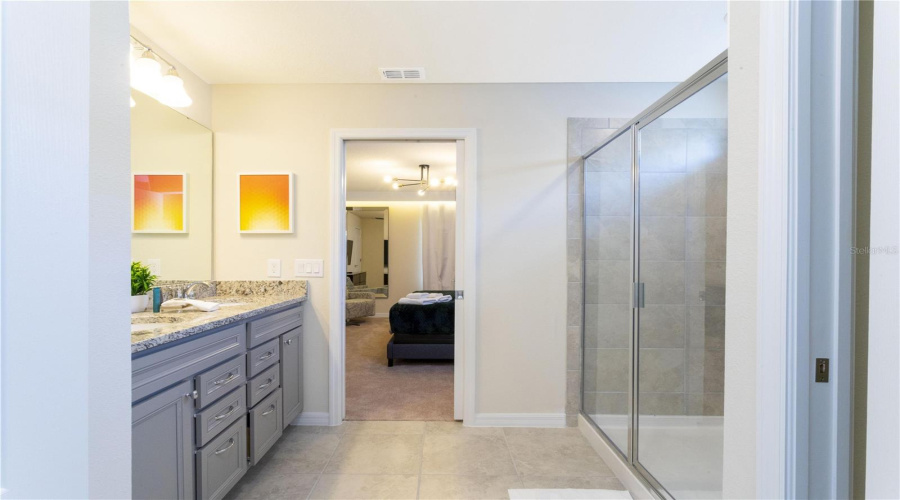 DAVENPORT, Florida 33837, 5 Bedrooms Bedrooms, ,5 BathroomsBathrooms,Residential,For Sale,OAKMOSS,0,MFRO6394137