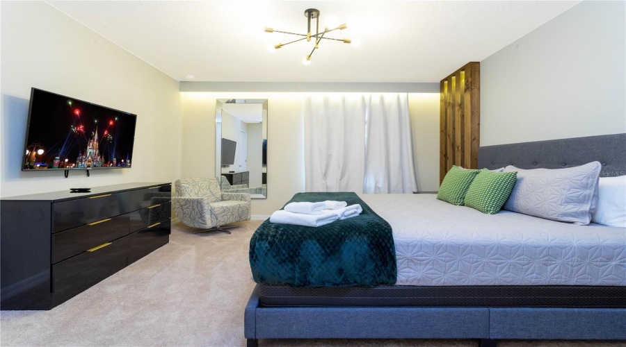 DAVENPORT, Florida 33837, 5 Bedrooms Bedrooms, ,5 BathroomsBathrooms,Residential,For Sale,OAKMOSS,0,MFRO6394137