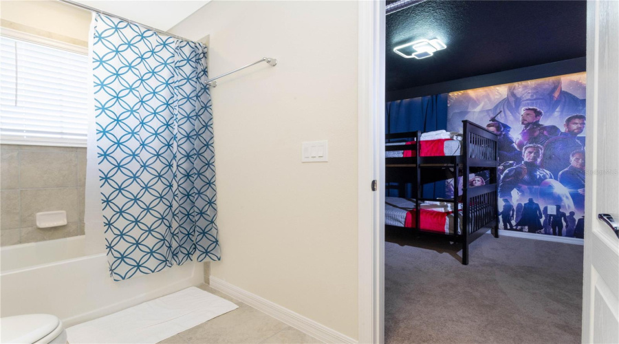 DAVENPORT, Florida 33837, 5 Bedrooms Bedrooms, ,5 BathroomsBathrooms,Residential,For Sale,OAKMOSS,0,MFRO6394137