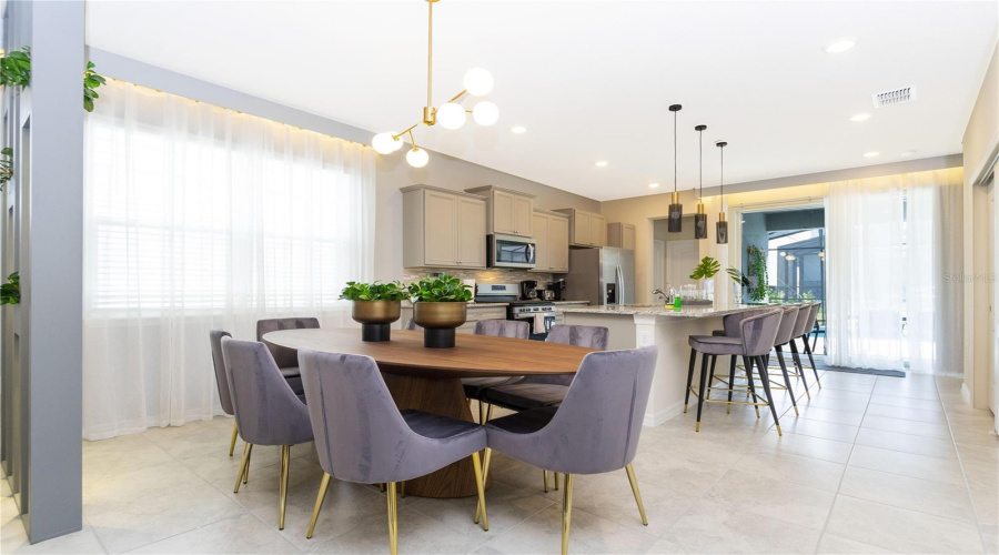 DAVENPORT, Florida 33837, 5 Bedrooms Bedrooms, ,5 BathroomsBathrooms,Residential,For Sale,OAKMOSS,0,MFRO6394137