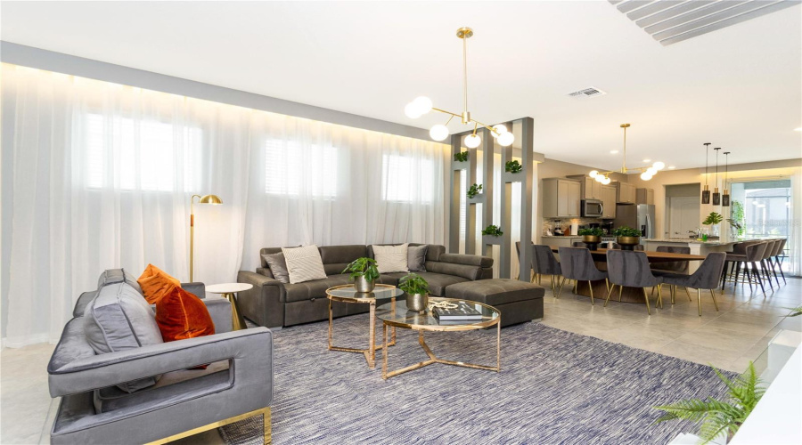 DAVENPORT, Florida 33837, 5 Bedrooms Bedrooms, ,5 BathroomsBathrooms,Residential,For Sale,OAKMOSS,0,MFRO6394137