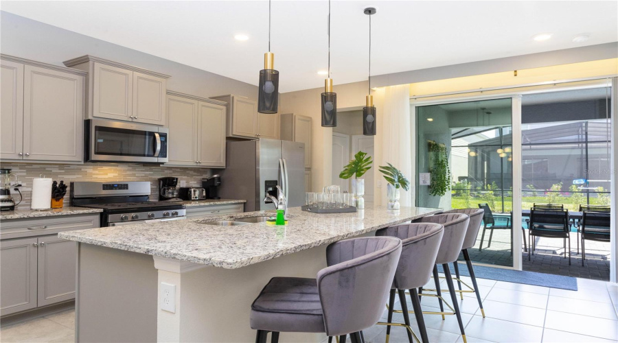 DAVENPORT, Florida 33837, 5 Bedrooms Bedrooms, ,5 BathroomsBathrooms,Residential,For Sale,OAKMOSS,0,MFRO6394137