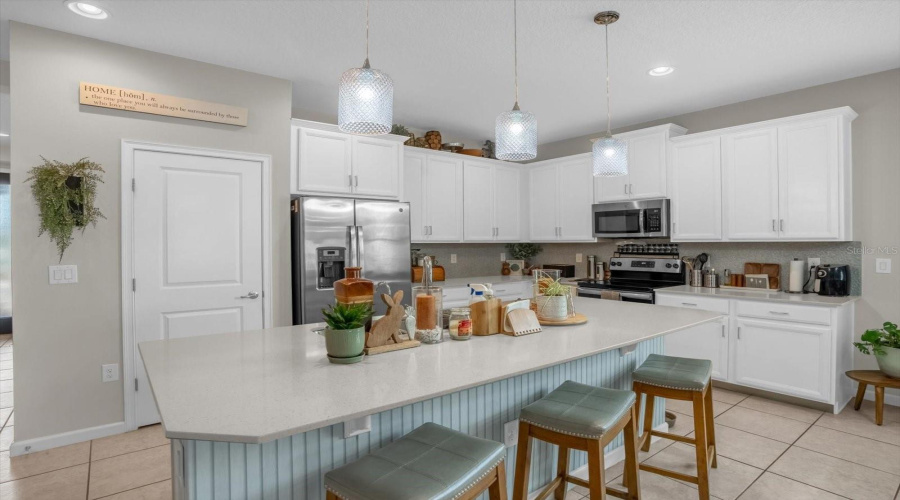 DAVENPORT, Florida 33837, 4 Bedrooms Bedrooms, ,2 BathroomsBathrooms,Residential,For Sale,OPAL,0,MFRO6395230