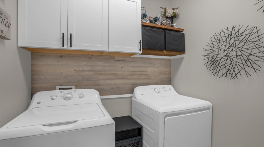 DAVENPORT, Florida 33837, 4 Bedrooms Bedrooms, ,2 BathroomsBathrooms,Residential,For Sale,OPAL,0,MFRO6395230