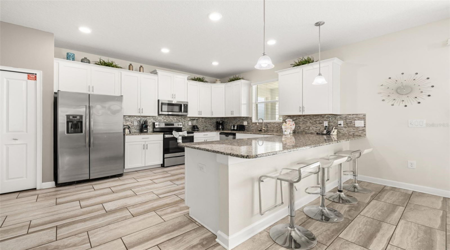 DAVENPORT, Florida 33896, 6 Bedrooms Bedrooms, ,5 BathroomsBathrooms,Residential,For Sale,SAND TRAP,0,MFRS5147062