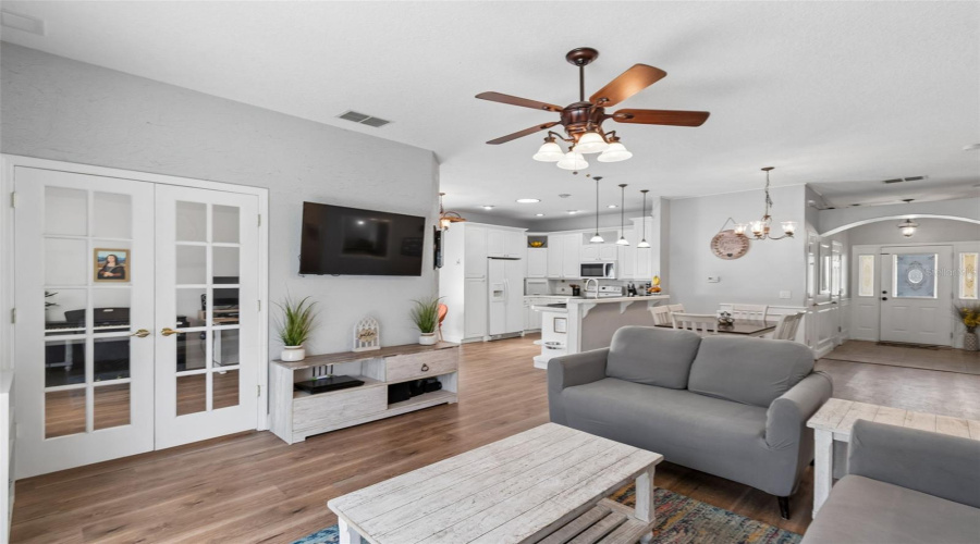 DAVENPORT, Florida 33896, 3 Bedrooms Bedrooms, ,2 BathroomsBathrooms,Residential,For Sale,OAK CHASE,0,MFRO6395053