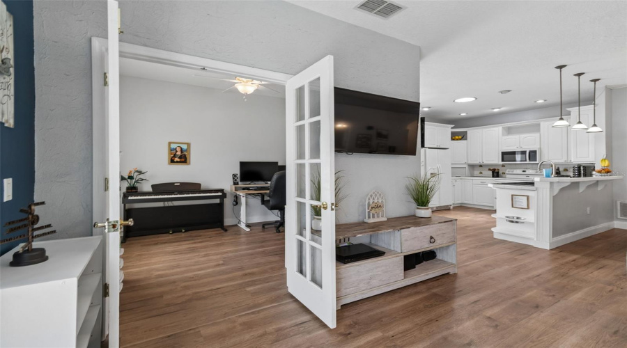 Bonus Room/Den/Office