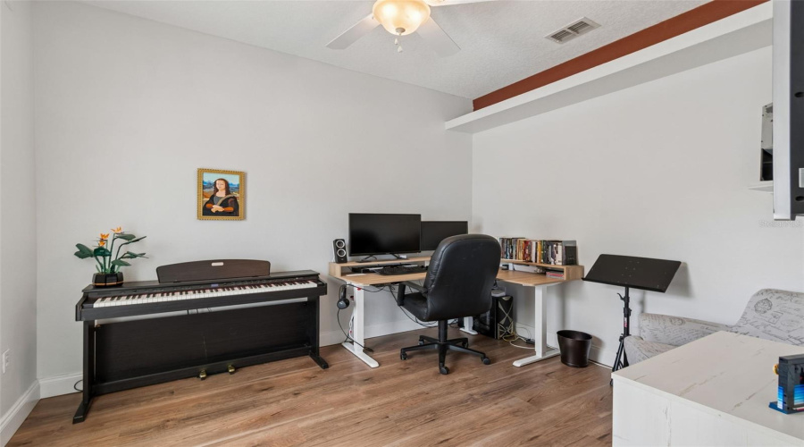 Bonus Room/Den/Office