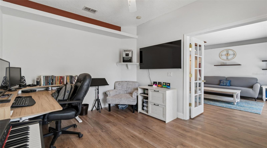 Bonus Room/Den/Office
