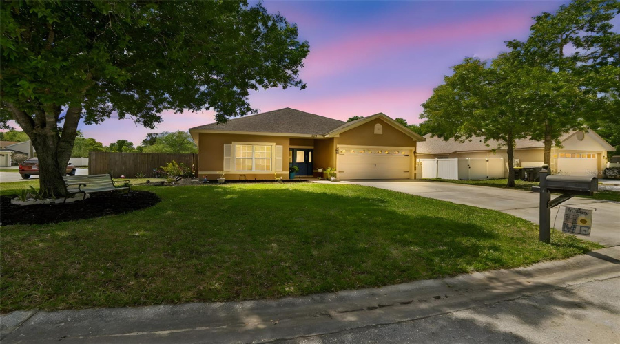 DAVENPORT, Florida 33896, 3 Bedrooms Bedrooms, ,2 BathroomsBathrooms,Residential,For Sale,OAK CHASE,0,MFRO6395053