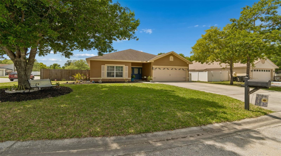 DAVENPORT, Florida 33896, 3 Bedrooms Bedrooms, ,2 BathroomsBathrooms,Residential,For Sale,OAK CHASE,0,MFRO6395053