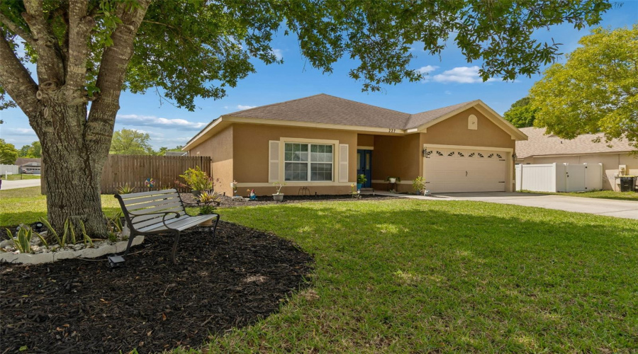 DAVENPORT, Florida 33896, 3 Bedrooms Bedrooms, ,2 BathroomsBathrooms,Residential,For Sale,OAK CHASE,0,MFRO6395053