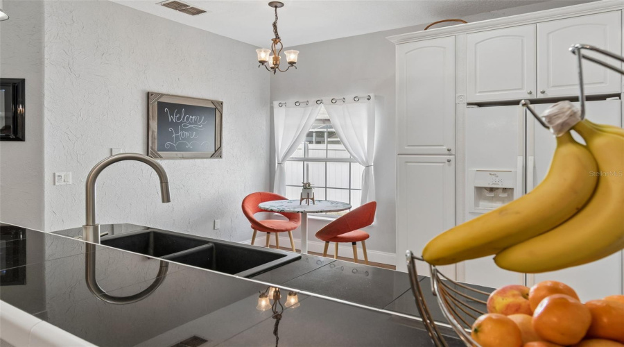 DAVENPORT, Florida 33896, 3 Bedrooms Bedrooms, ,2 BathroomsBathrooms,Residential,For Sale,OAK CHASE,0,MFRO6395053