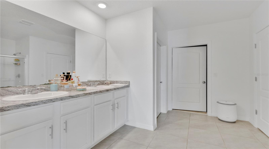 DAVENPORT, Florida 33837, 4 Bedrooms Bedrooms, ,2 BathroomsBathrooms,Residential,For Sale,EAGLEVIEW,0,MFRS5147000