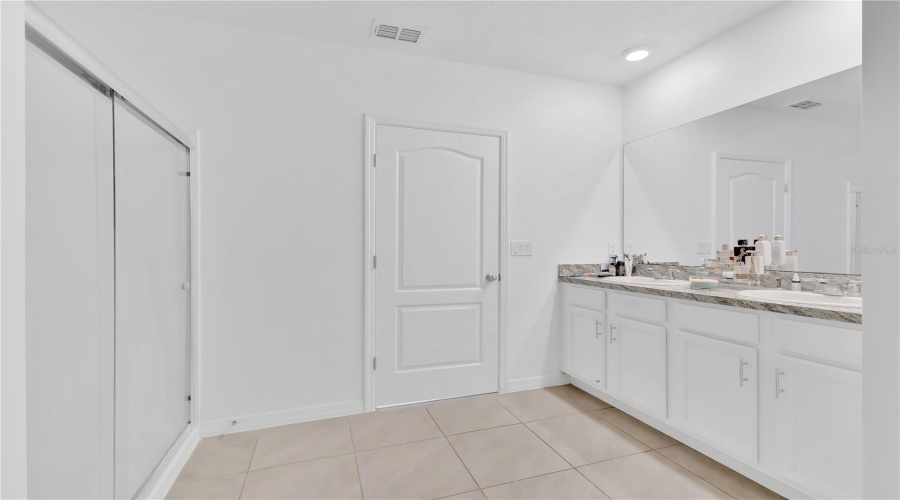 DAVENPORT, Florida 33837, 4 Bedrooms Bedrooms, ,2 BathroomsBathrooms,Residential,For Sale,EAGLEVIEW,0,MFRS5147000