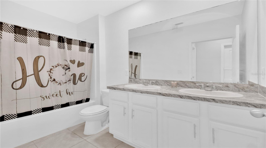 DAVENPORT, Florida 33837, 4 Bedrooms Bedrooms, ,2 BathroomsBathrooms,Residential,For Sale,EAGLEVIEW,0,MFRS5147000