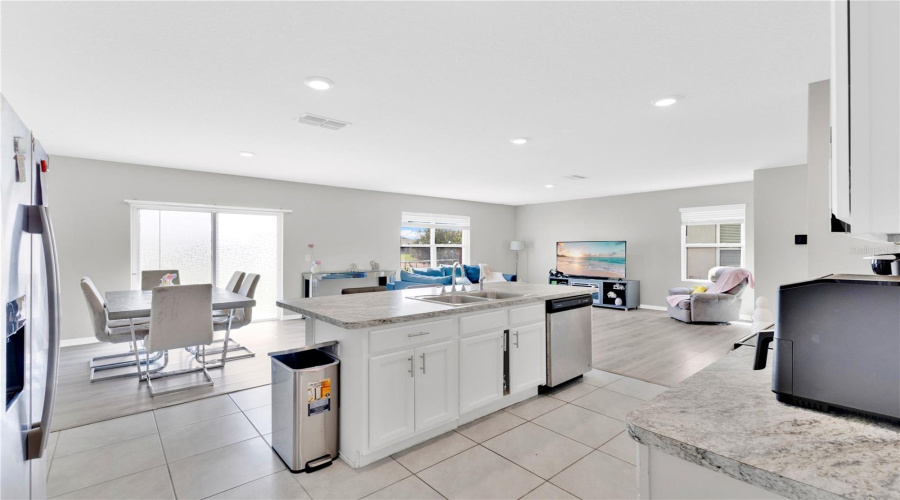 DAVENPORT, Florida 33837, 4 Bedrooms Bedrooms, ,2 BathroomsBathrooms,Residential,For Sale,EAGLEVIEW,0,MFRS5147000