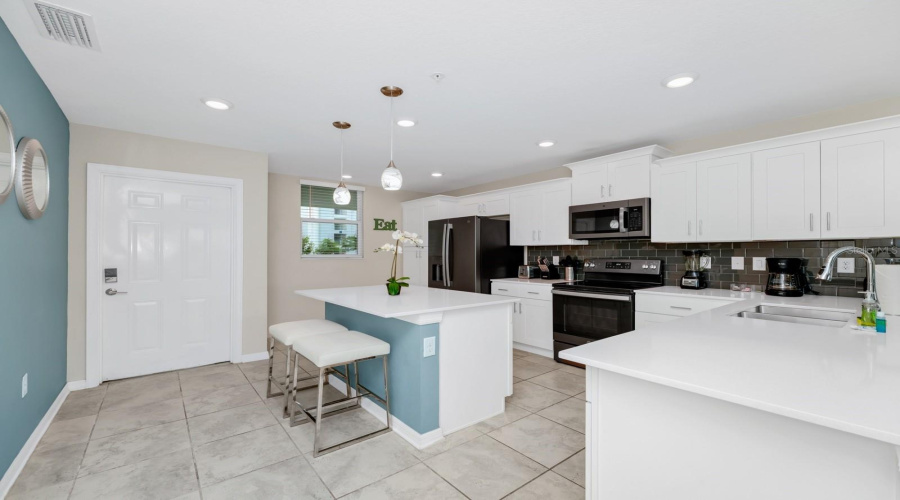 KISSIMMEE, Florida 34746, 2 Bedrooms Bedrooms, ,2 BathroomsBathrooms,Residential,For Sale,PARADOX,0,MFRO6391280