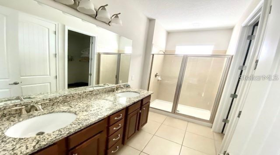 KISSIMMEE, Florida 34747, 4 Bedrooms Bedrooms, ,3 BathroomsBathrooms,Residential,For Sale,MARKER,0,MFRO6290443