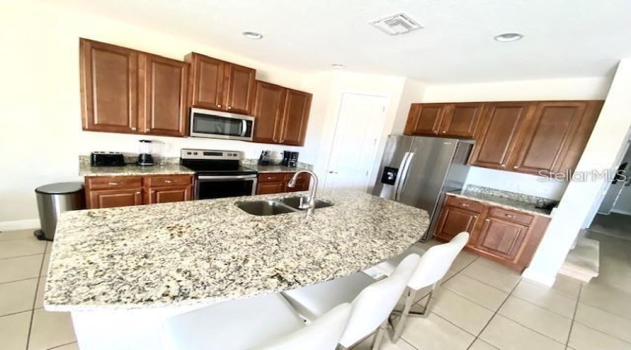 KISSIMMEE, Florida 34747, 4 Bedrooms Bedrooms, ,3 BathroomsBathrooms,Residential,For Sale,MARKER,0,MFRO6290443