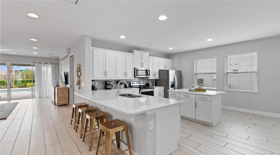 KISSIMMEE, Florida 34747, 6 Bedrooms Bedrooms, ,6 BathroomsBathrooms,Residential,For Sale,MARKER,0,MFRO6290419