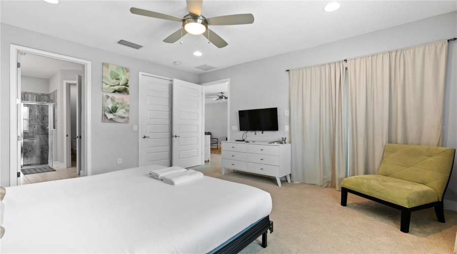 KISSIMMEE, Florida 34747, 6 Bedrooms Bedrooms, ,6 BathroomsBathrooms,Residential,For Sale,MARKER,0,MFRO6290419