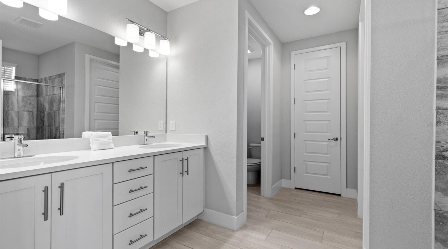 KISSIMMEE, Florida 34747, 6 Bedrooms Bedrooms, ,6 BathroomsBathrooms,Residential,For Sale,MARKER,0,MFRO6290419