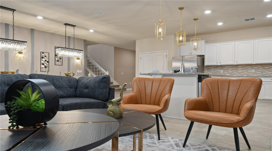 DAVENPORT, Florida 33897, 10 Bedrooms Bedrooms, ,8 BathroomsBathrooms,Residential,For Sale,LANA,0,MFRO6395995