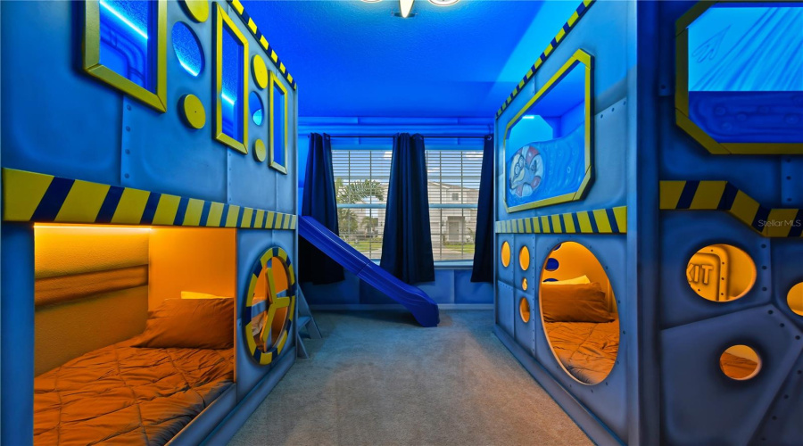 DAVENPORT, Florida 33897, 10 Bedrooms Bedrooms, ,8 BathroomsBathrooms,Residential,For Sale,LANA,0,MFRO6395995