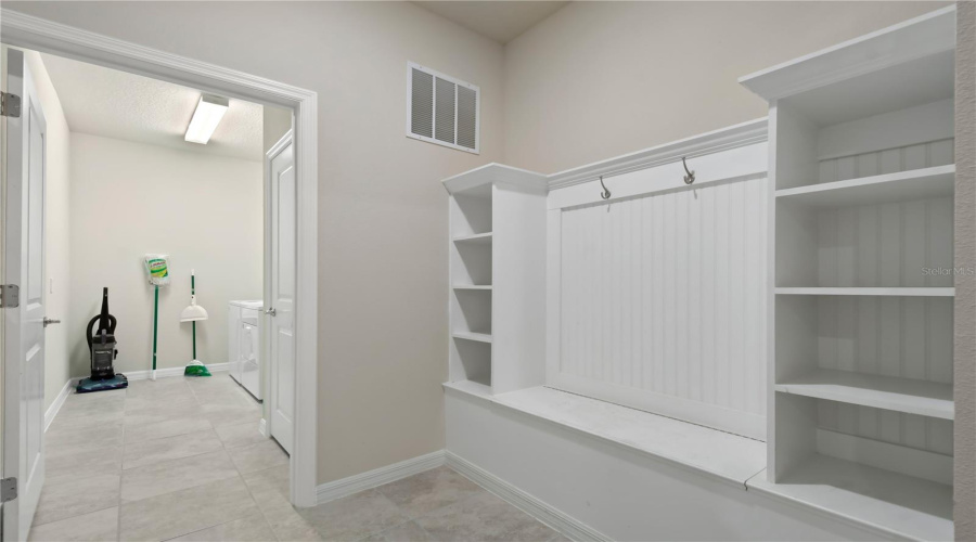 DAVENPORT, Florida 33897, 10 Bedrooms Bedrooms, ,8 BathroomsBathrooms,Residential,For Sale,LANA,0,MFRO6395995